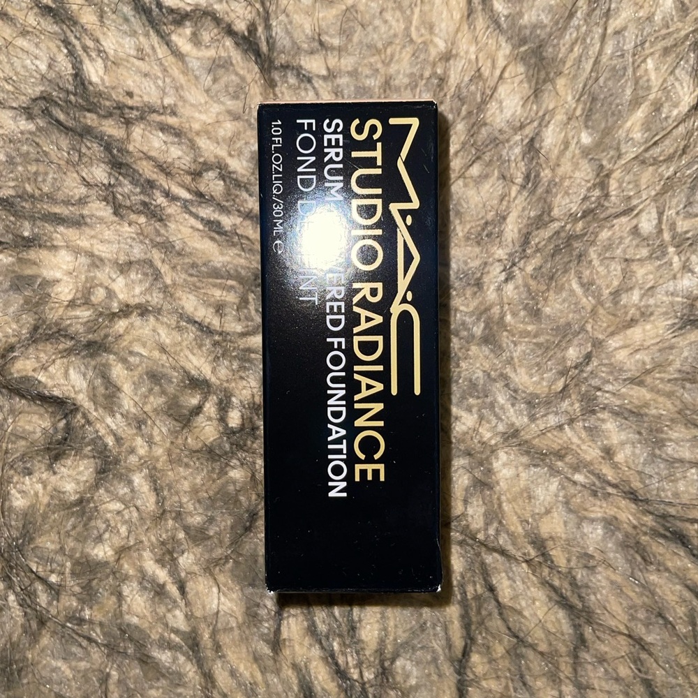 MAC Studio Radiance Foundation C4.5 NEW